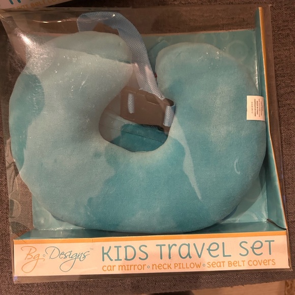 Kid Travel Set - Picture 2 of 4